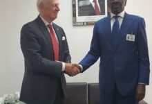 صورة وزير الشؤون الخارجية يستقبل مبعوث الأمين العام للأمم المتحدة المكلف بملف الصحراء الغربية