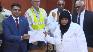 صورة وزير تمكين الشباب يشرف على توزيع إفادات الاعتماد المهني
