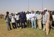 صورة وزير الزراعة يزور الفرق البرية المكلفة بمكافحة الجراد بمنطقة آوكار