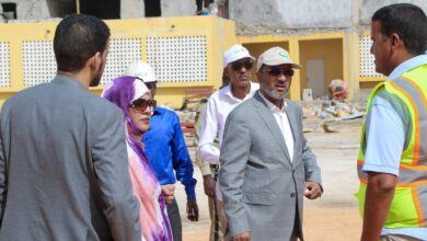 صورة المندوب العام للتآزر ووزيرة التربية وإصلاح النظام التعليمي يزوران عدداً من المدارس قيد الإنجاز في نواكشوط