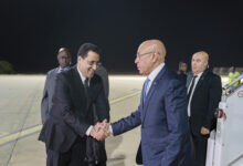 صورة غزواني يعود إلى نواكشوط بعد المشاركة في القمة العربية الإسلامية الطارئة بالدوحة