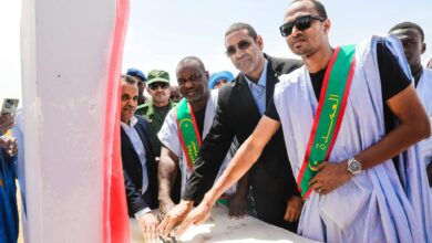 صورة الأمين العام للتآزر يضع حجر الأساس للسكن الاجتماعي بقرية أمريده
