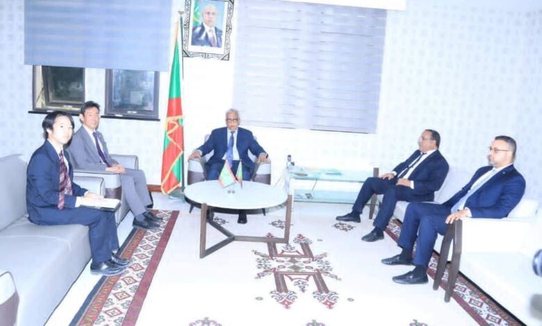 صورة *وزير الشؤون الاقتصادية والسفير الياباني يبحثان سبل توسيع الشراكة الاقتصادية و التعاون التنموي*