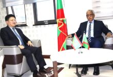 صورة وزير الشؤون الاقتصادية يبحث مع السفير الصيني تعزيز التعاون الثنائي