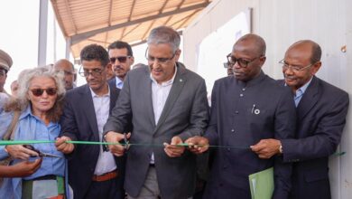 صورة وزير الطاقة والنفط يدشن المرحلة الأولى من برنامج الكهربة الريفية في المناطق المعزولة ويؤدي زيارة لمحطتي مدينة النعمة