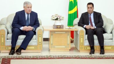 صورة الوزير الأول يستقبل نائب رئيس الوزراء وزير الخارجية الإيطالي