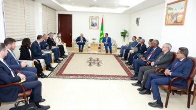 صورة الوزير الأول يستقبل رئيس شركة “غوغاز