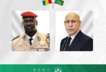 صورة رئيس الجمهورية يهنئ فخامة رئيس جمهورية غينيا بمناسبة احتفال بلاده بعيدها الوطني.