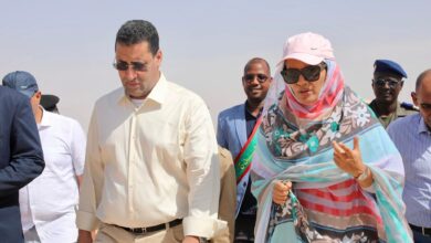 صورة الوزير الأول يطلع ميدانيا على تقدم أشغال مكونتي الماء والصرف الصحي