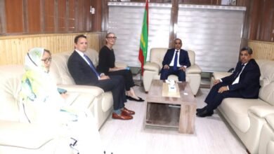 صورة وزير الداخلية وترقية اللامركزية يستقبل القائمة بالأعمال بالإنابة بسفارة الولايات المتحدة الأمريكية