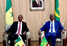 صورة وزير الخارجية الموريتاني يستقبل نظيره السنغالي لبحث تعزيز التعاون الثنائي