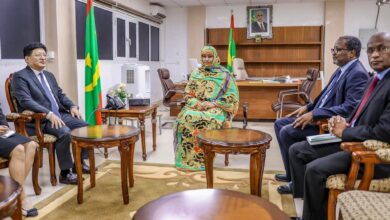 صورة وزيرة الإسكان والعمران تستقبل السفير الصيني لدي موريتانيا