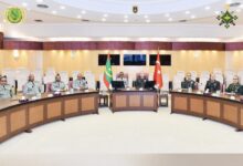 صورة قادة عسكريون يؤدون زيارة لتركيا