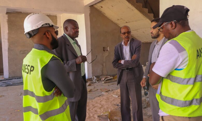 صورة بعثة فنية من “التآزر” تطلع على سير الأشغال في مشاريع البنية التحتية المدرسية المتبقية بنواكشوط