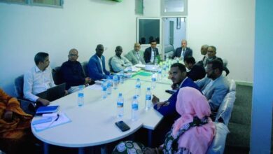 صورة وزير التكوين المهني  يترأس اجتماعاً للوقوف على سير التكوين في مدرسة التكوين المهني التجارية