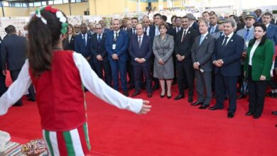 صورة وزير الثقافة يشارك في فعاليات افتتاح صالون الجزائر الدولي للكتاب