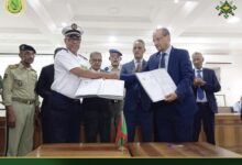 صورة وزير الصيد يشرف على حفل توقيع اتفاقية بين الأكاديمية البحرية والوكالة الموريتانية للشؤون البحرية