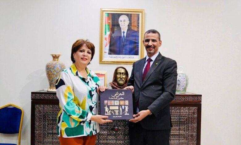 صورة وزير الثقافة والفنون يبحث مع نظيرته الجزائرية تعزيز التعاون الثقافي بين البلدين