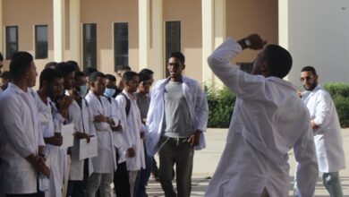 صورة تعليق إضراب طلاب كلية الطب بعد التوصل  لاتفاق بين الإدارة وممثلي الطلاب