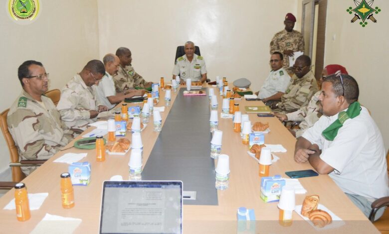 صورة قائد الأركان العامة للجيوش المساعد يشرف على تبادل المهام بمديرية الشؤون الاجتماعية