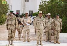 صورة قائد الأركان العامة للجيوش يشرف على تبادل المهام بالثانوية العسكرية بنواكشوط
