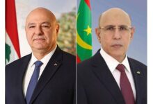 صورة رئيس الجمهورية يهنئ نظيره اللبناني بمناسبة العيد الوطني لبلاده