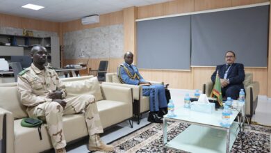 صورة الأمين العام لوزارة الدفاع يستقبل الملحق العسكري الكاميروني