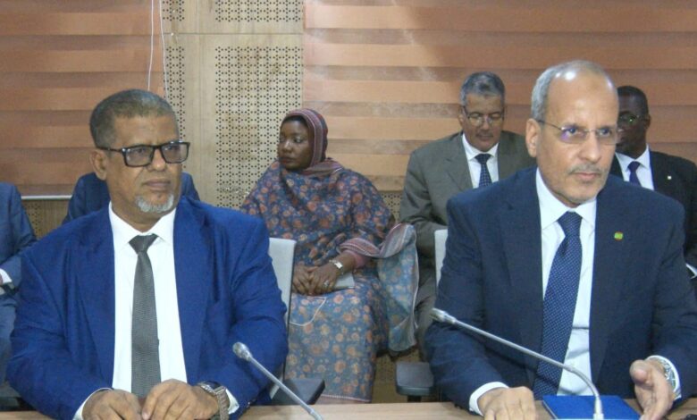 صورة لجنة المالية بالجمعية الوطنية تدرس ميزاينة وزارة التكوين المهني