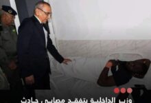 صورة وزير الداخلية يتفقد مصابي حادث الحرس الوطني بالمستشفى العسكري