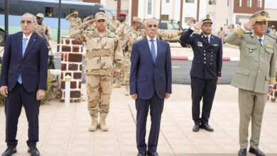 صورة وزير الدفاع يشرف على حفل رفع العلم بالأركان العامة للجيوش تخليد الذكري تأسيس القوات المسلحة