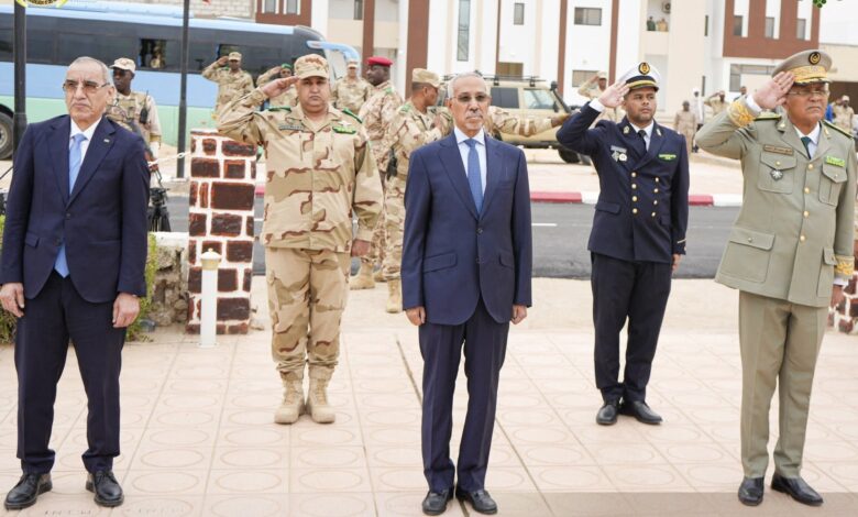 صورة وزير الدفاع يشرف على حفل رفع العلم بالأركان العامة للجيوش تخليد الذكري تأسيس القوات المسلحة