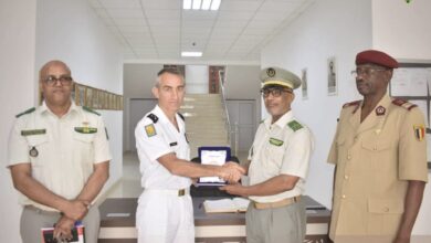 صورة قائد قيادة إفريقيا بالجيش الفرنسي يؤدي زيارة لكلية الدفاع