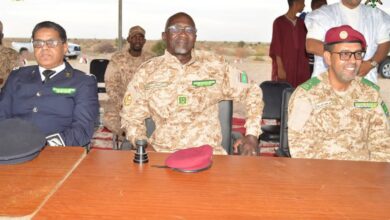 صورة قائد القوات الخاصة يشرف على منافسات الرماية التقليدية المخلدة للذكرى الـ 65 لعيد الاستقلال