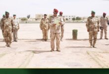 صورة قائد الأركان العامة للجيوش المساعد يشرف على تبادل المهام بمديرية الرياضة