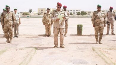 صورة قائد الأركان العامة للجيوش المساعد يشرف على تبادل المهام بمديرية الرياضة