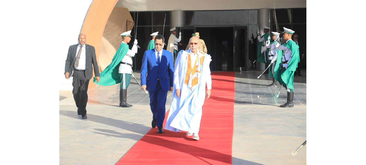 صورة رئيس الجمهورية يتوجه إلى مدينة النعمة في إطار زيارة عمل