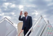 صورة رئيس الجمهورية يغادر إلى ازويرات لإطلاق مشاريع تنموية بولاية تيرس