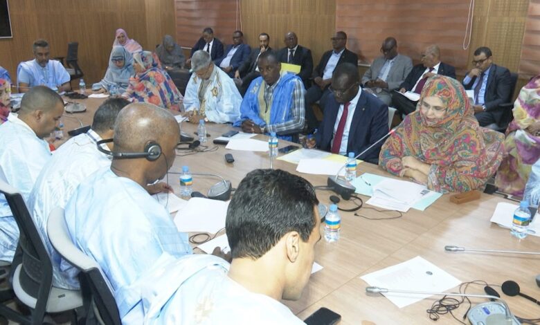 صورة لجنة المالية تدرس ميزانية وزارة التجارة والسياحة لسنة 2026