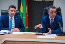 صورة اجتماع مشترك بين قطاعي الصحة والتحول الرقمي لبحث تسريع رقمنة الخدمات الصحية