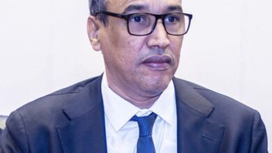 صورة وزير التعليم العالي يعود إلى نواكشوط قادما من البحرين