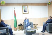 صورة وزير الدفاع يستقبل وفدا من اللجنة الدولية للصليب الأحمر