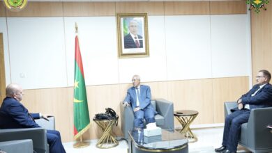 صورة وزير الدفاع يستقبل وفدا من اللجنة الدولية للصليب الأحمر