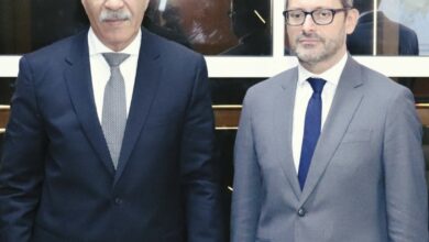 صورة المدير العام للأمن الوطني يستقبل سفير الجمهورية الفرنسية في بلادنا.