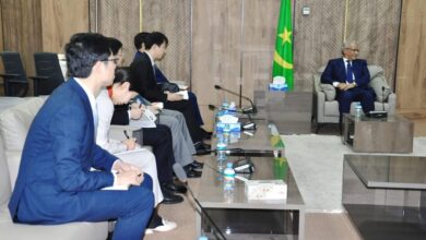 صورة ولد مكت يستقبل وفدا رفيعا من دائرة الحزب الشيوعي الصيني