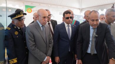 صورة غزواني يطلق خدمة تغطية المناطق الحدودية بالاتصالات وتأهيل 4 مقاطع طرقية خلال زيارته لكيفة