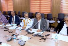 صورة لجنة المالية تدرس ميزانية الجمعية الوطنية (البرلمان)