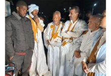 صورة وزير الثقافة والفنون يشرف على توزيع المكونة التنموية التي وفرتها مدينة التراث لسكان وادان