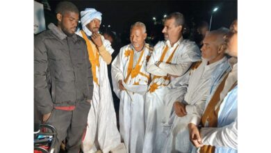 صورة وزير الثقافة والفنون يشرف على توزيع المكونة التنموية التي وفرتها مدينة التراث لسكان وادان