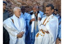 صورة وزير الثقافة والفنون يؤدي زيارة للمسجد العتيق والمكتبات ودار تيشيت بوادان