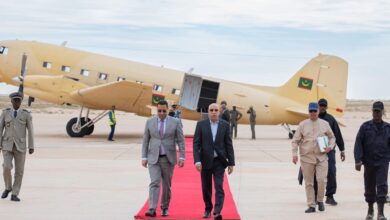 صورة رئيس الجمهورية يعود إلى نواكشوط قادما من مدينة بوكى بعد إطلاق وتفقد مشاريع تنموية